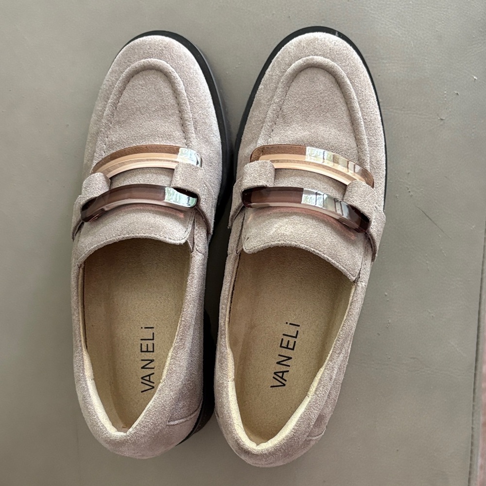 NWOT. Vaneli Neutral Taupe Suede Loafers with Metallic & Tortoiseshell Trim
